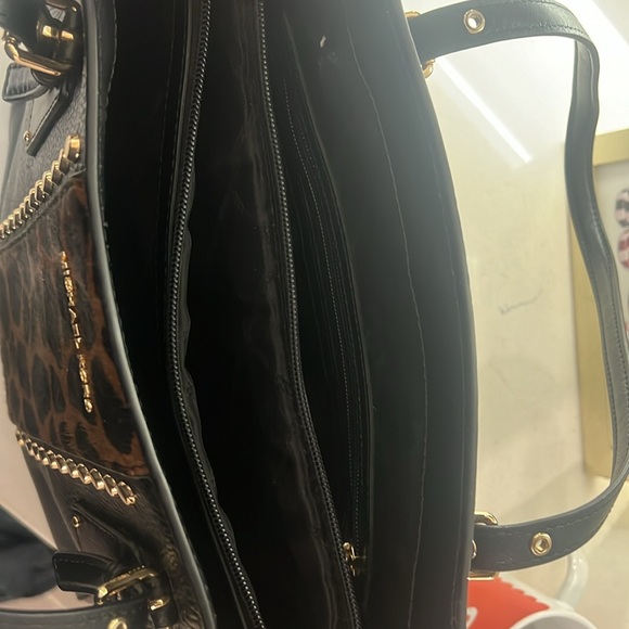 Michael Kors Voyager East West Tote - leather, canvas and calf hair. - Picture 10 of 11